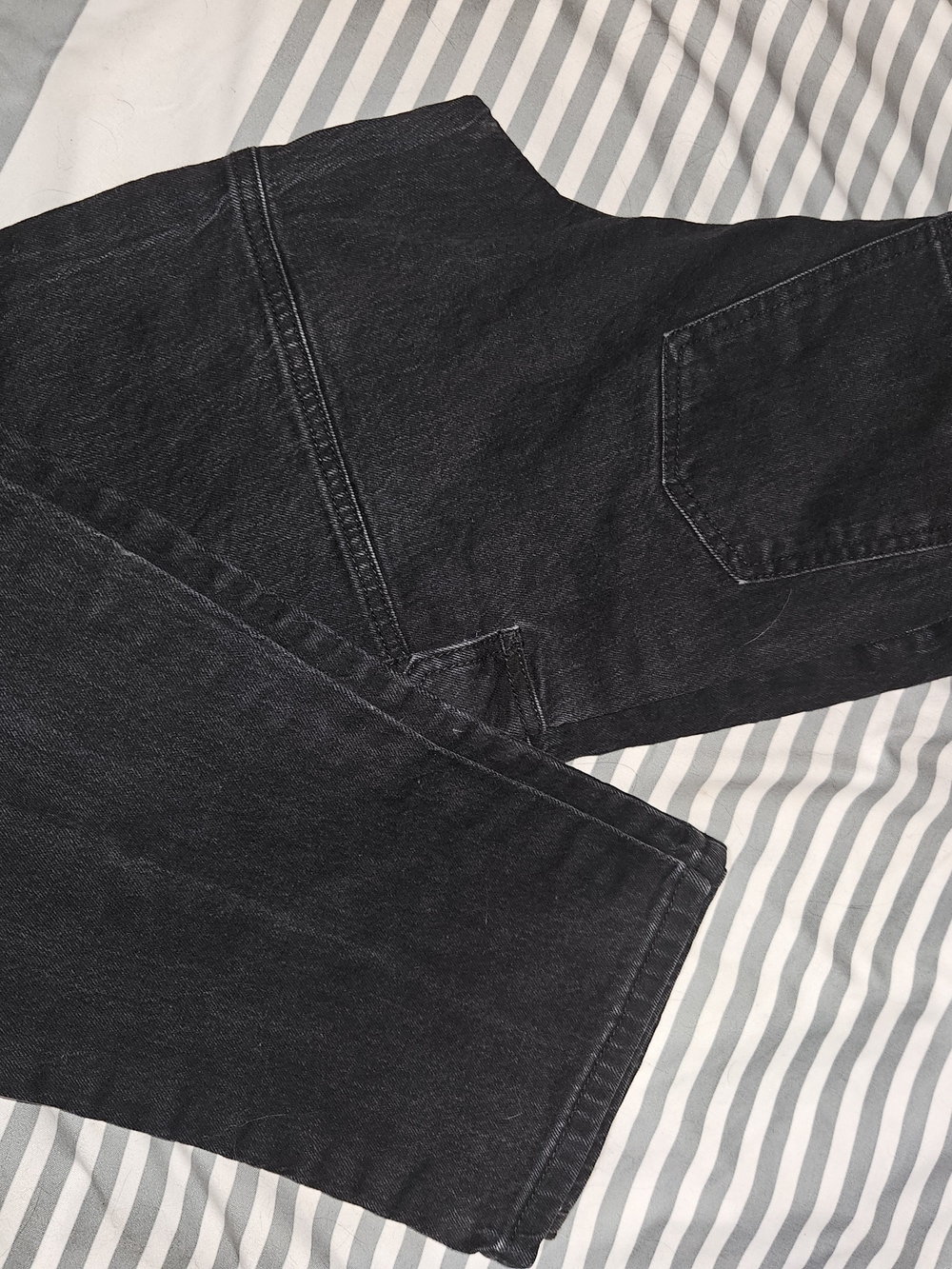 Universal Thread Women's High Rise 90's Straight Leg Flare Cargo Jeans